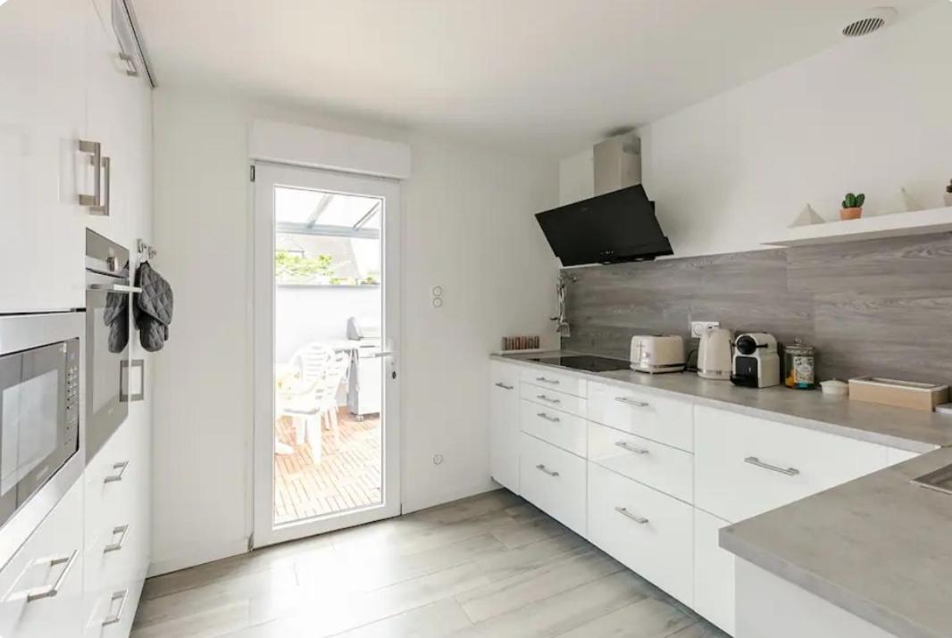Maisonnette Avec Terrasse Strasbourg Exterior photo